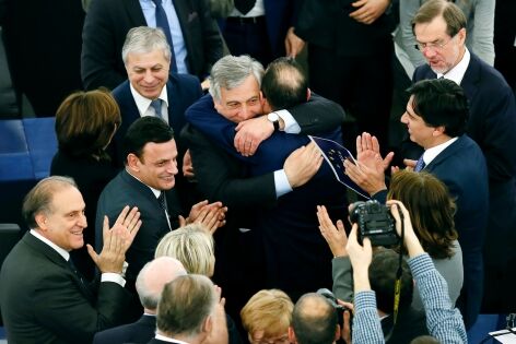  17 Janvier 2017 - Antonio Tajani élu Président du Parlement européen félicité par Gianni Pittella