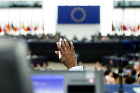  14 Avril 2016 - Vote dans l'hémicycle du Parlement de Strasbourg