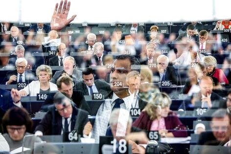  14 Septembre 2017 - Syed Kamall vote dans l'hémicycle du Parlement de Strasbourg